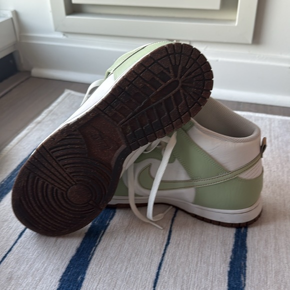 Nike Dunk High - Picture 3 of 5